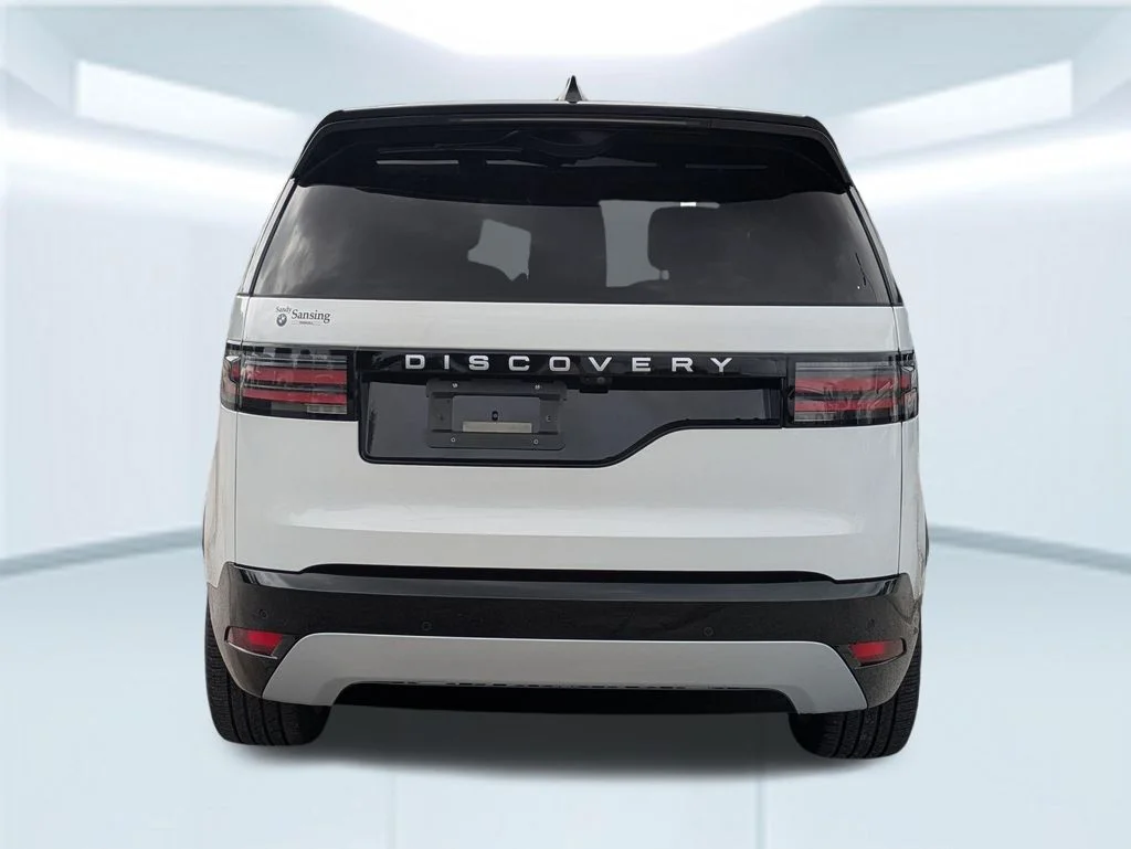 Used 2025 White Land Rover Metropolitan Edition image 4