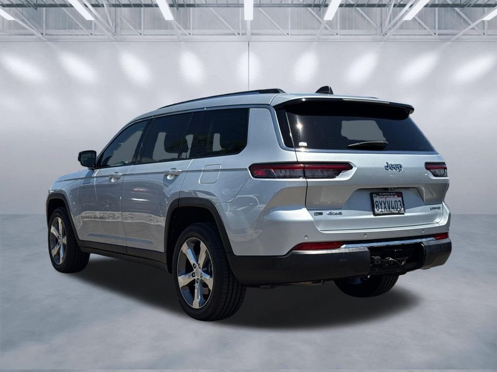 Used 2021 Silver Jeep Limited image 4