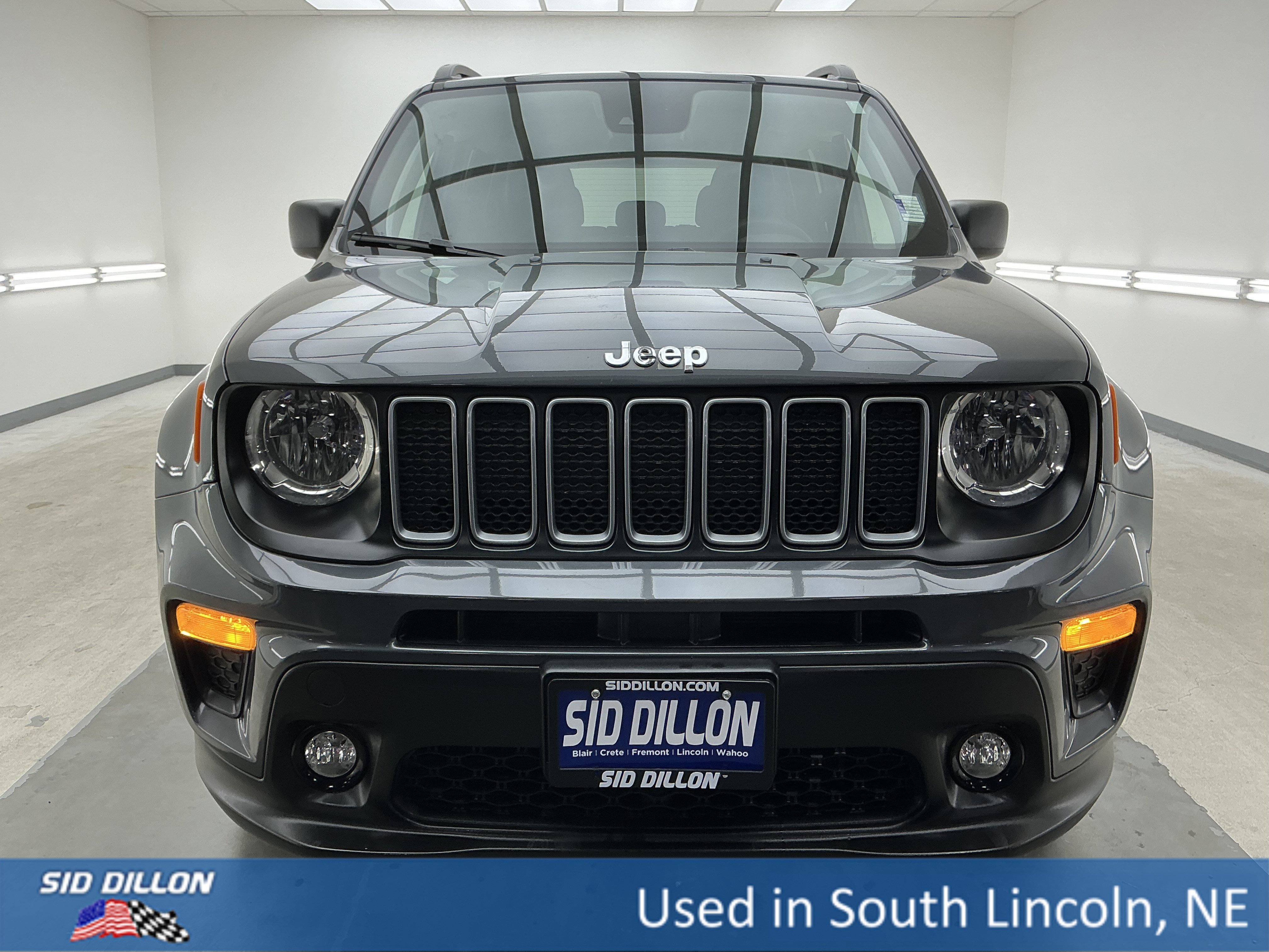 Used 2022 Graphite Gray Jeep Latitude image 2