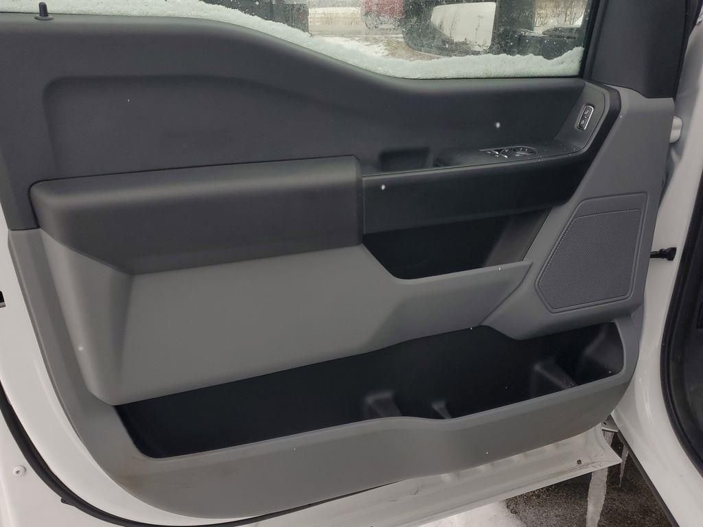 2025 Ford F-450 Super Duty Chassis Cab XL - Photo 10