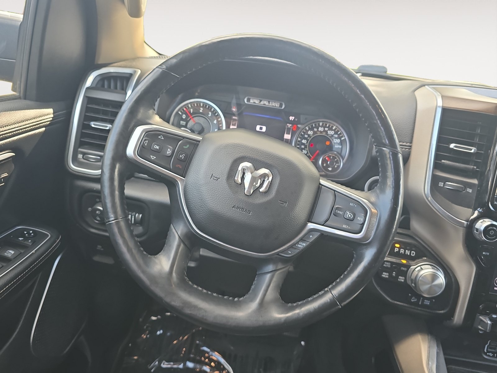 Used 2021 Diamond Black Crystal Pearlcoat Ram Laramie image 13
