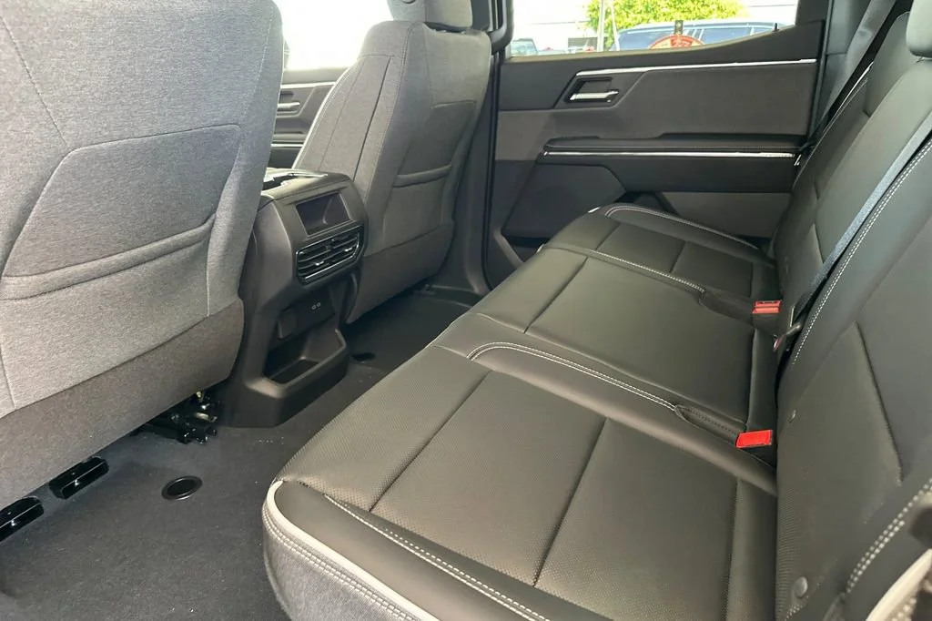 2026 GMC Sierra EV Elevation - Photo 10