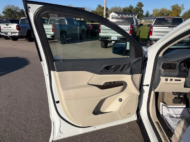 Used 2023 Summit White GMC Denali image 18