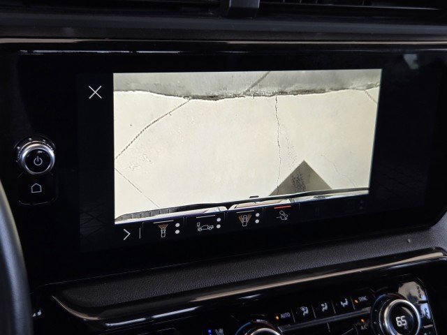 Used 2024 Summit White GMC AT4 image 32