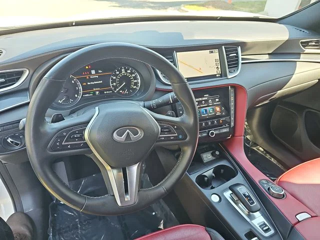 Used 2025 White INFINITI SPORT image 16