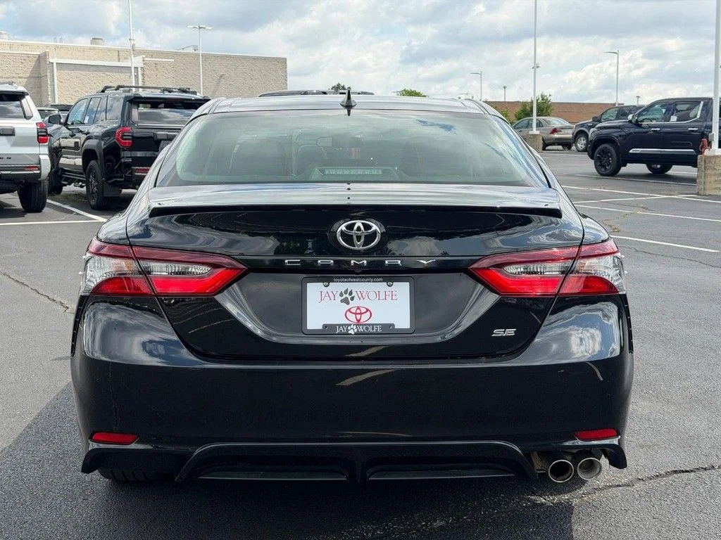 2024 Toyota Camry SE - Photo 7