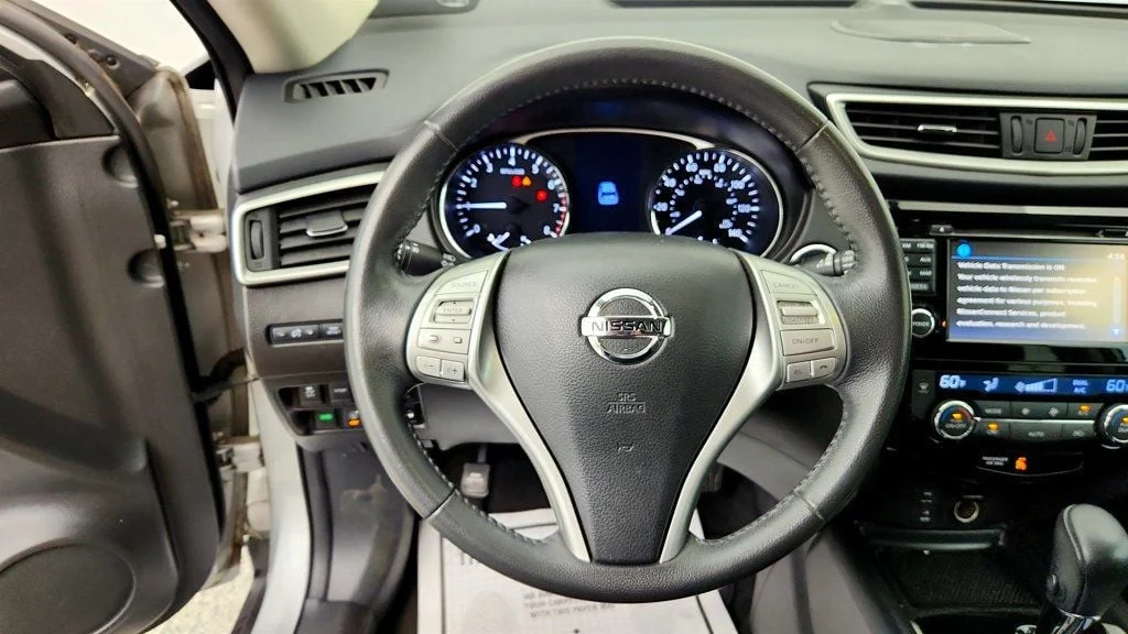 Used 2016 Brilliant Silver Nissan AWD 4dr SL w/ Premium Package & Panoramic Moonroof image 13