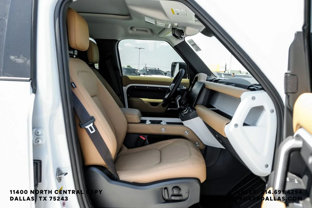 New 2026 Fuji White Land Rover S image 24