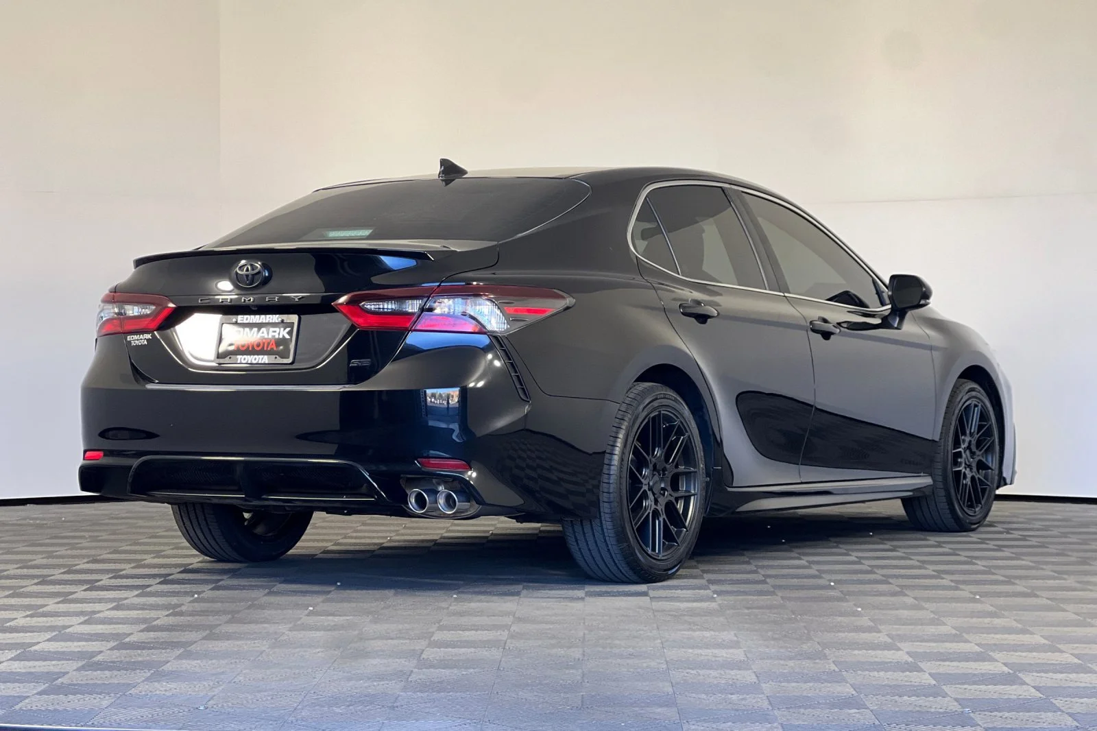 Used 2022 Midnight Black Metallic Toyota SE image 3
