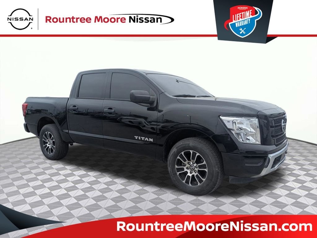 2022 Nissan Titan SV