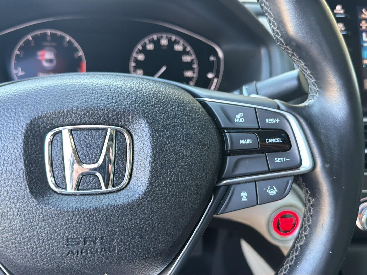Used 2018 Platinum White Pearl Honda Touring image 22