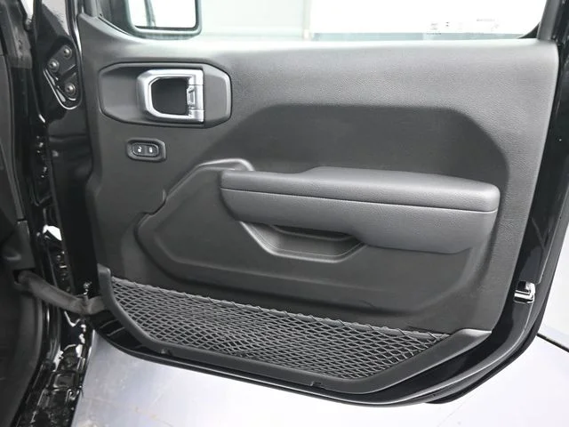 New 2026 Black Clear-Coat Exterior Paint Jeep Sport S image 21