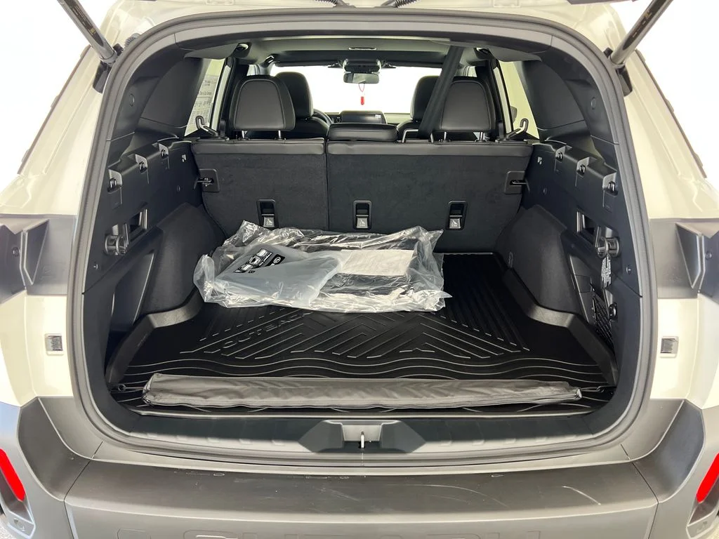 New 2026 CRYSTAL WHITE PEARL Subaru Premium image 25