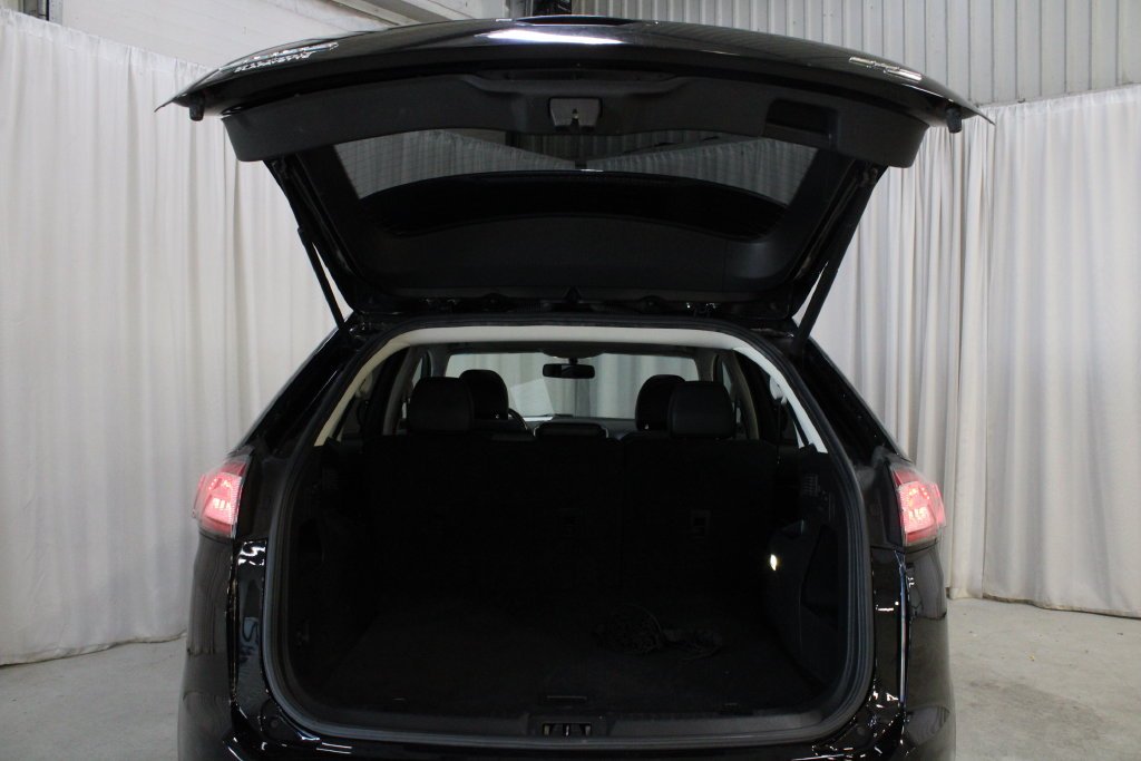 Used 2015 Black Ford SEL image 31