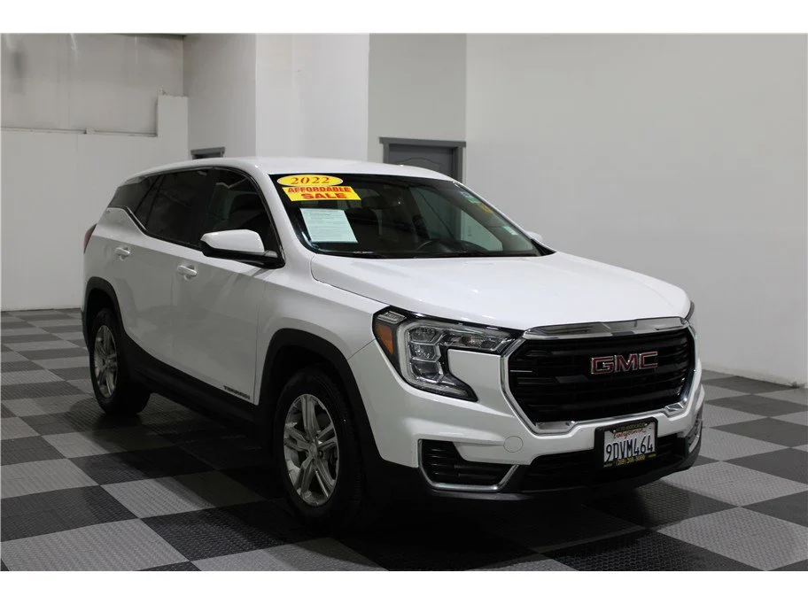 Used 2022 Summit White GMC SLE image 3
