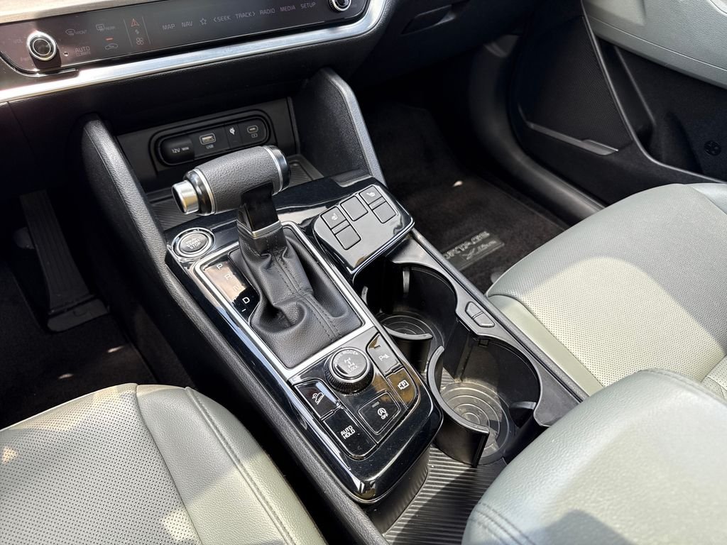 Used 2023 Black Kia X-Line image 18
