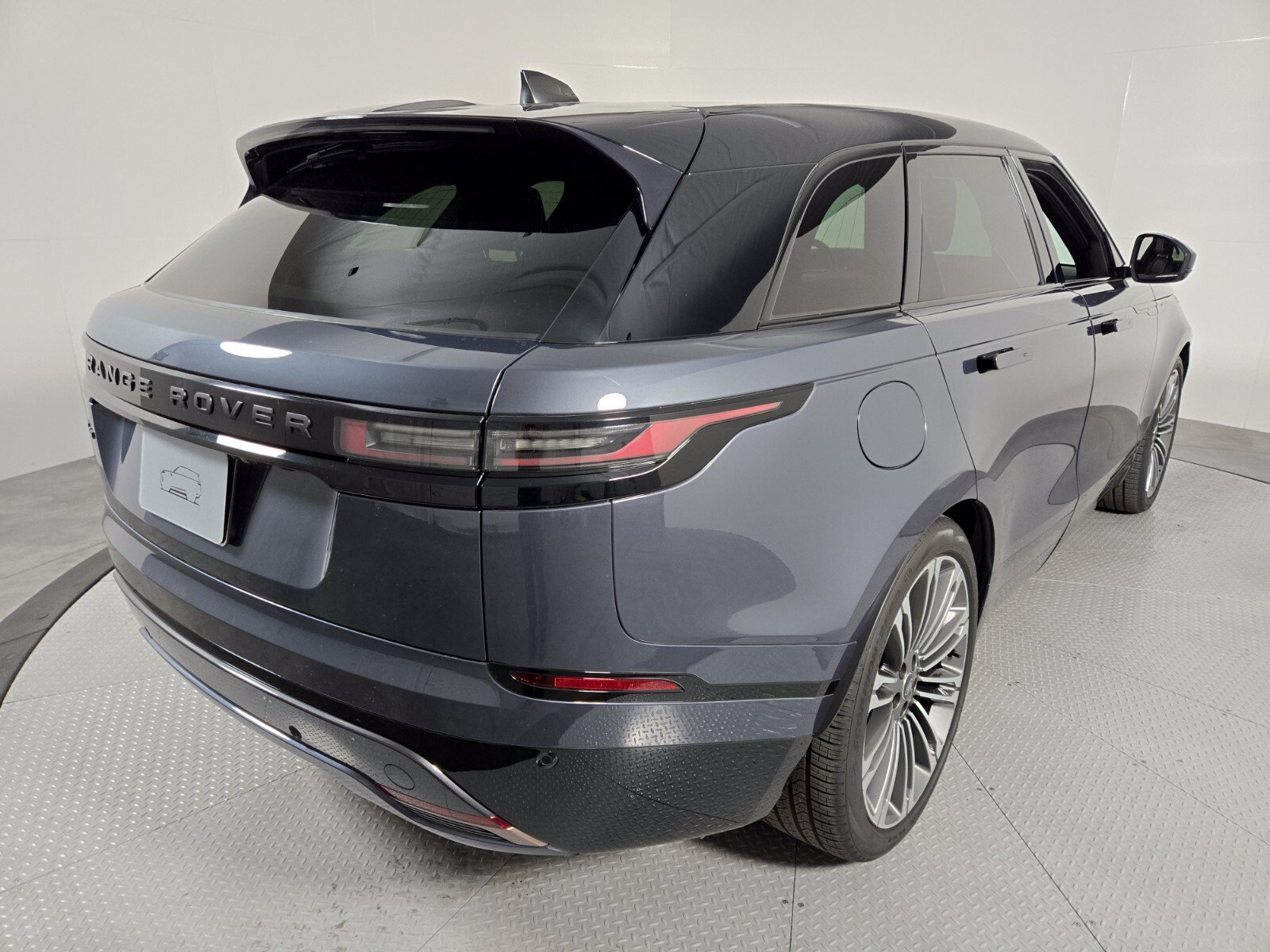 Used 2024 Varesine Blue Metallic Land Rover Dynamic HSE image 2
