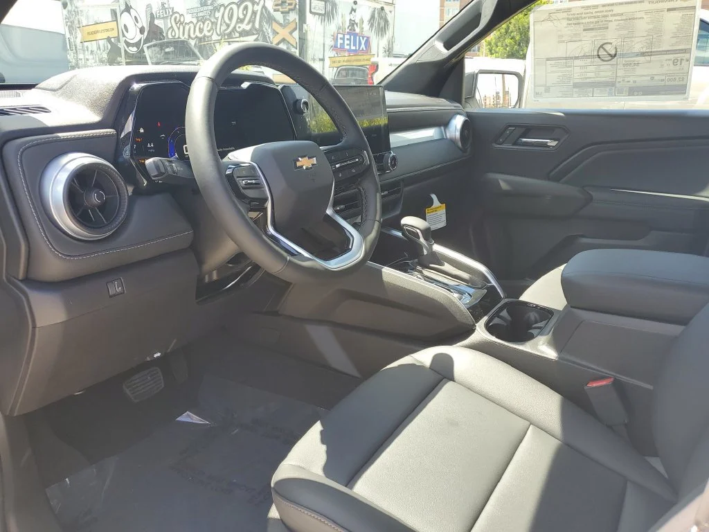 2026 Chevrolet Colorado LT - Photo 18