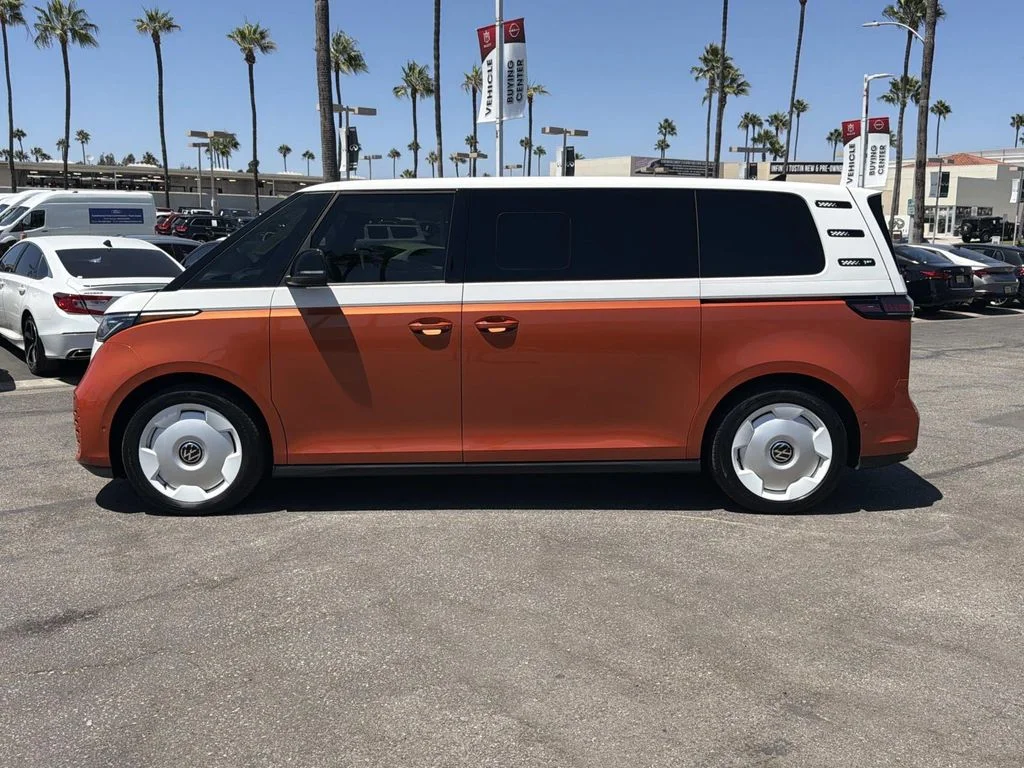 Used 2025 Energetic Orange Volkswagen 1st Edition image 4