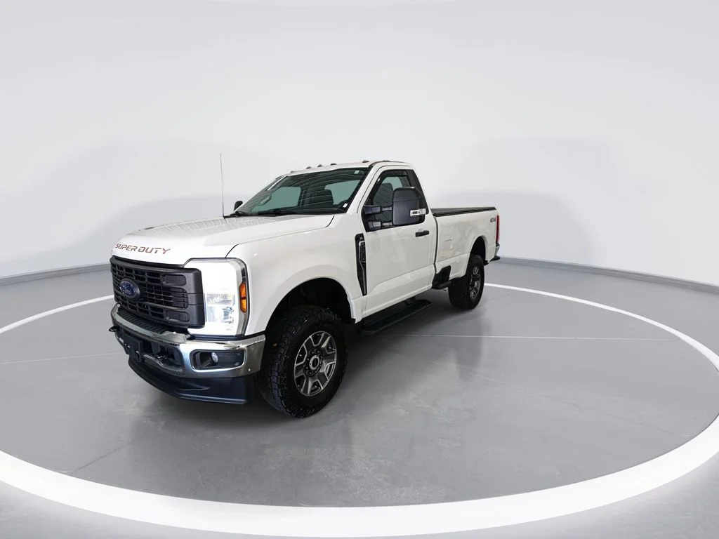 Used 2024 White Ford XL image 4