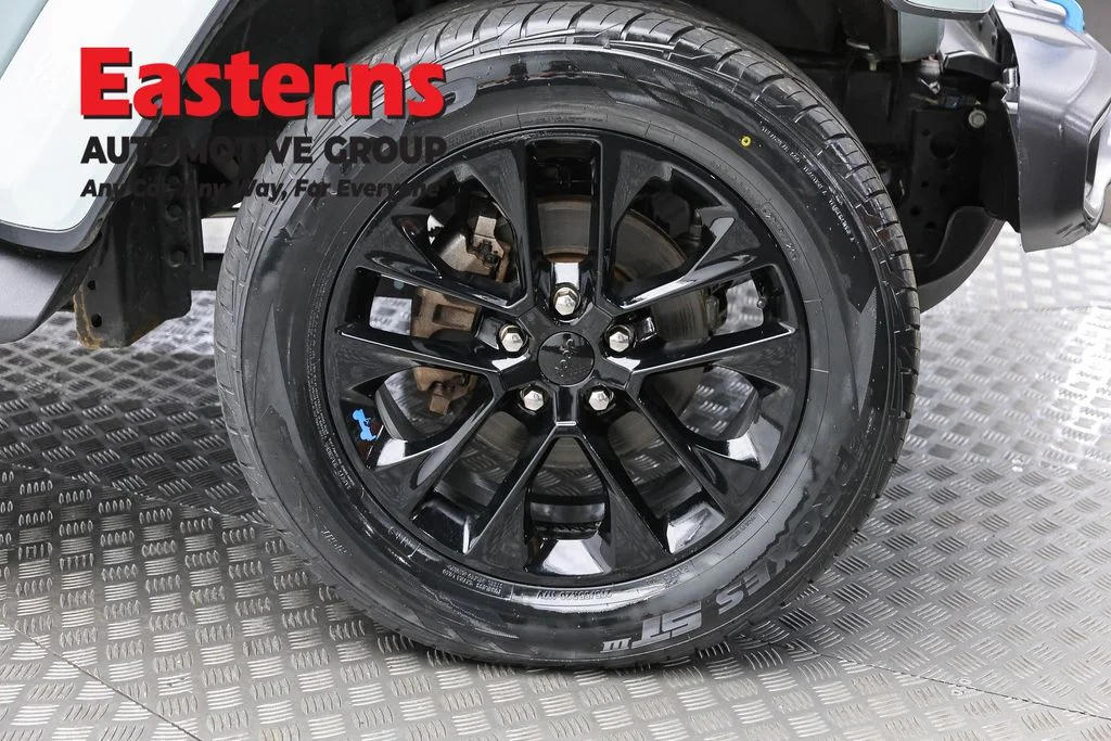 Used 2023 Gray Jeep Sahara 4xe image 31