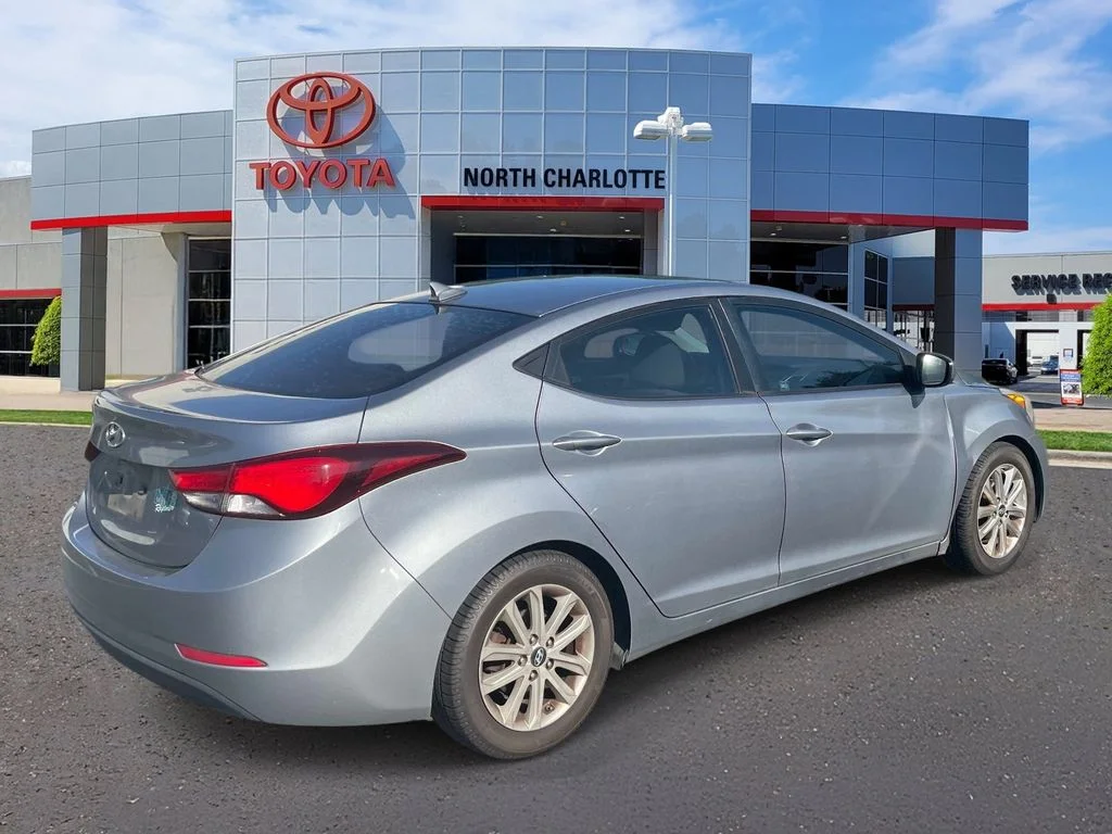 Used 2014 Gray Hyundai SE image 7