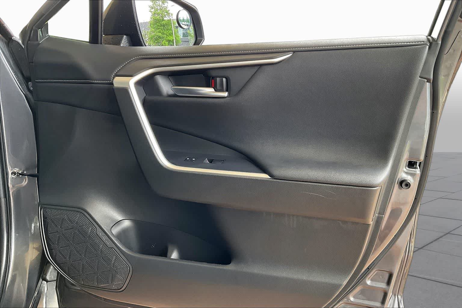 Used 2020 Magnetic Gray Metallic Toyota Hybrid Limited image 21