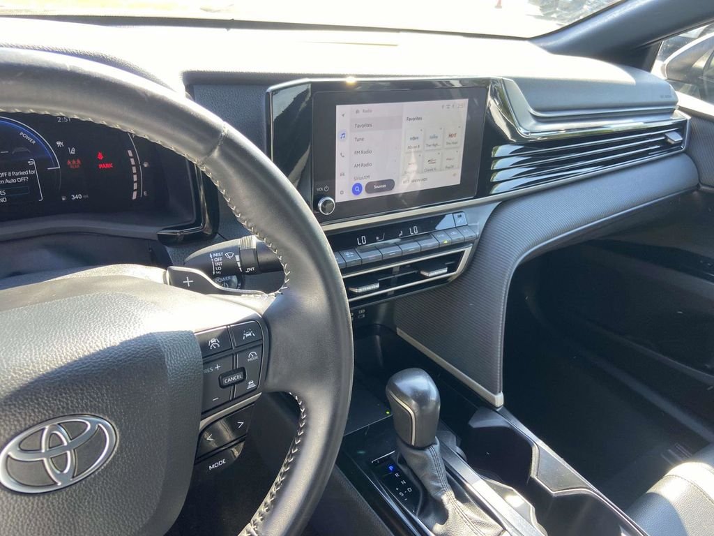 Used 2025  Toyota SE image 14