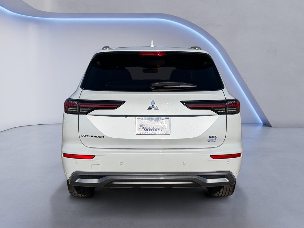 New 2026 White Diamond Mitsubishi SEL image 4