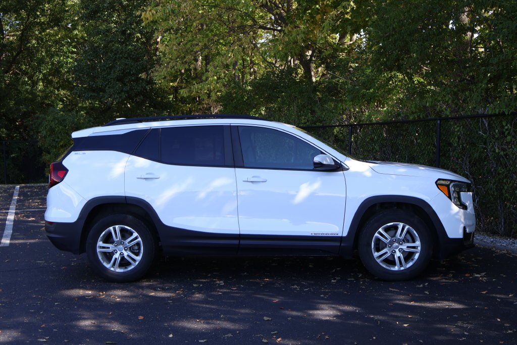2023 GMC Terrain SLE - Photo 11