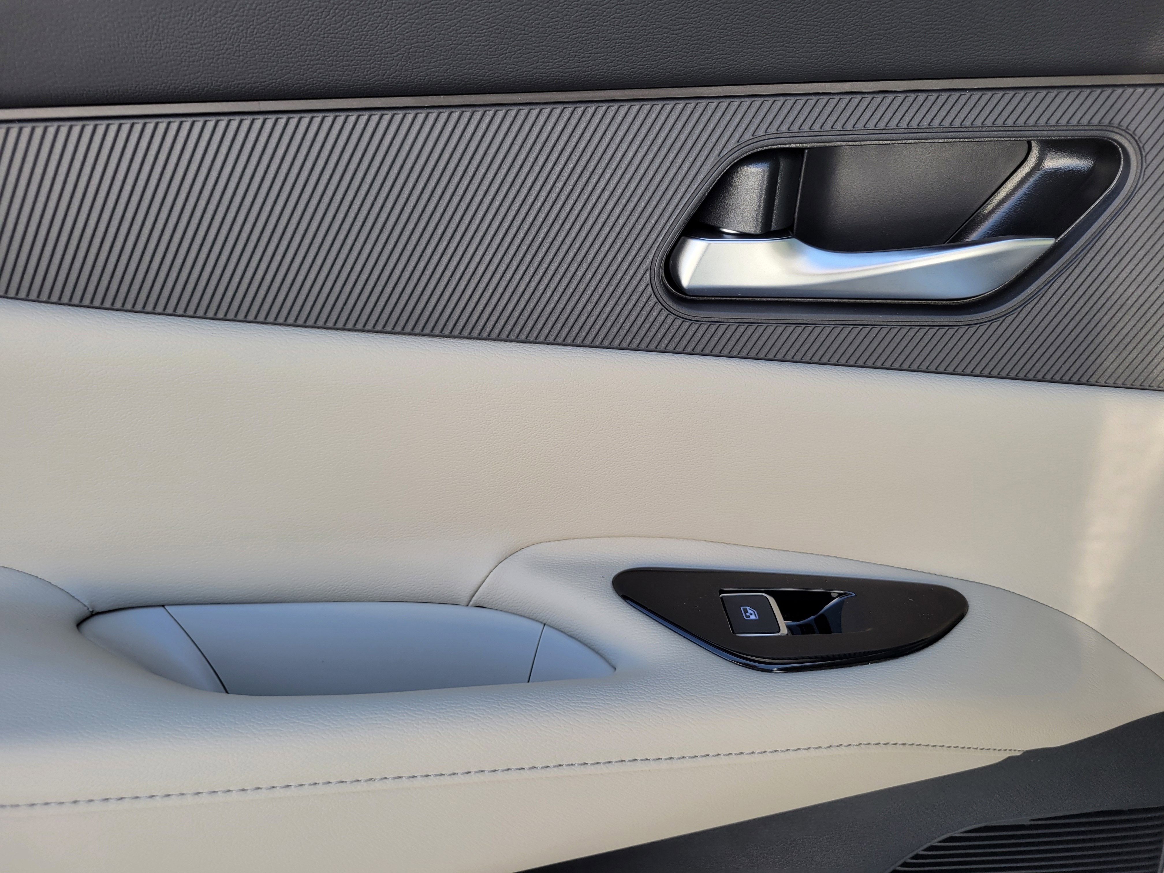 New 2026 Everest White Pearl Tricoat Nissan SL image 28