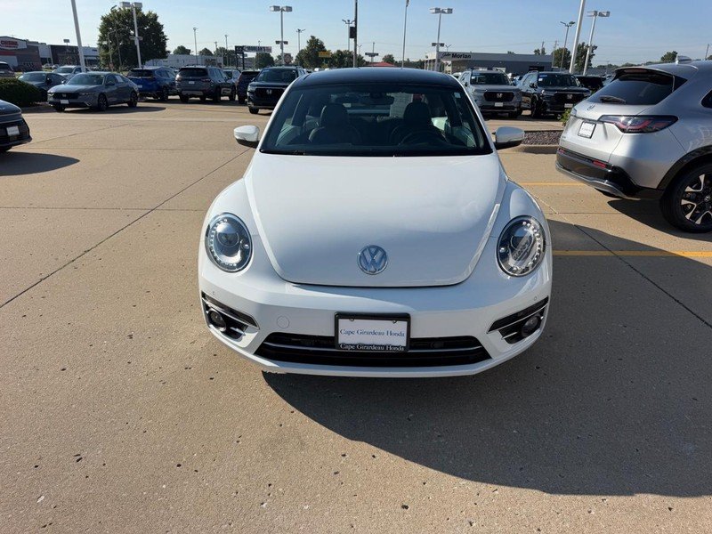 Used 2018 Pure White Volkswagen SE image 7