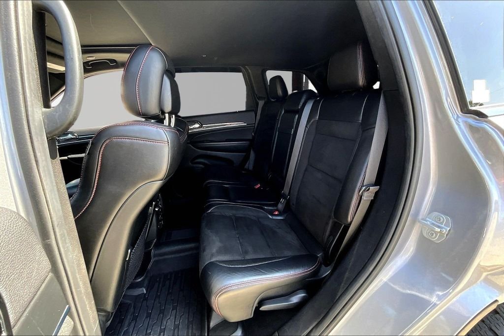Used 2019 Silver Jeep Trailhawk image 23