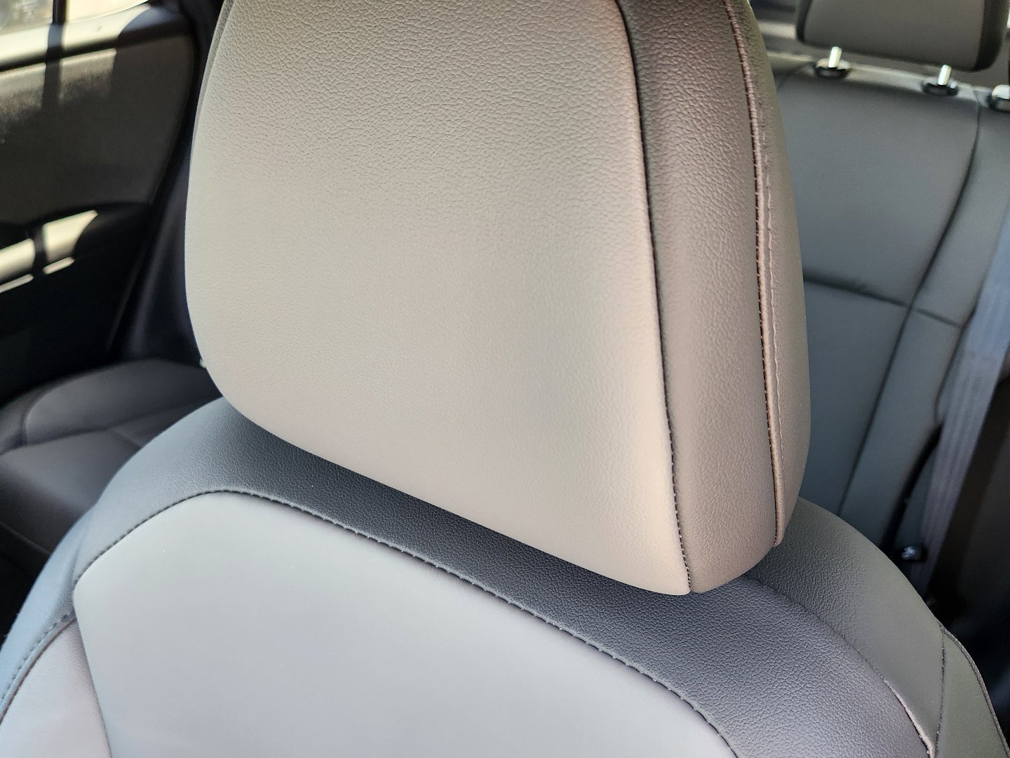 New 2026 CRYSTAL WHITE PEARL Subaru Premium image 11