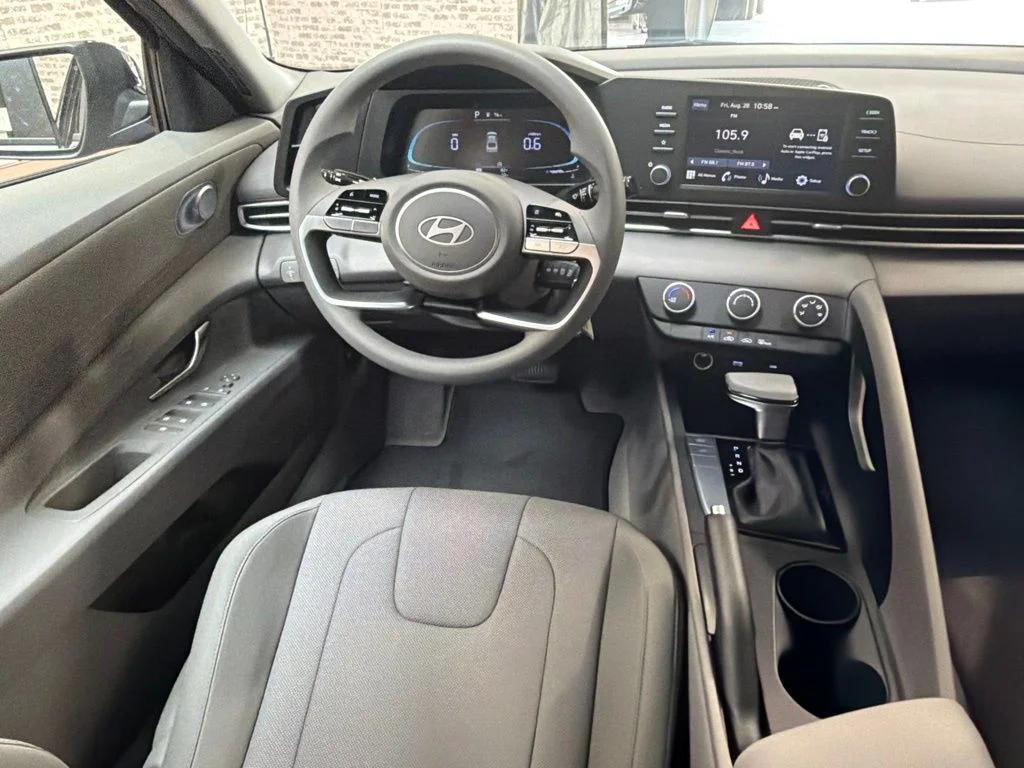 New 2026 Abyss Black Hyundai SE image 14