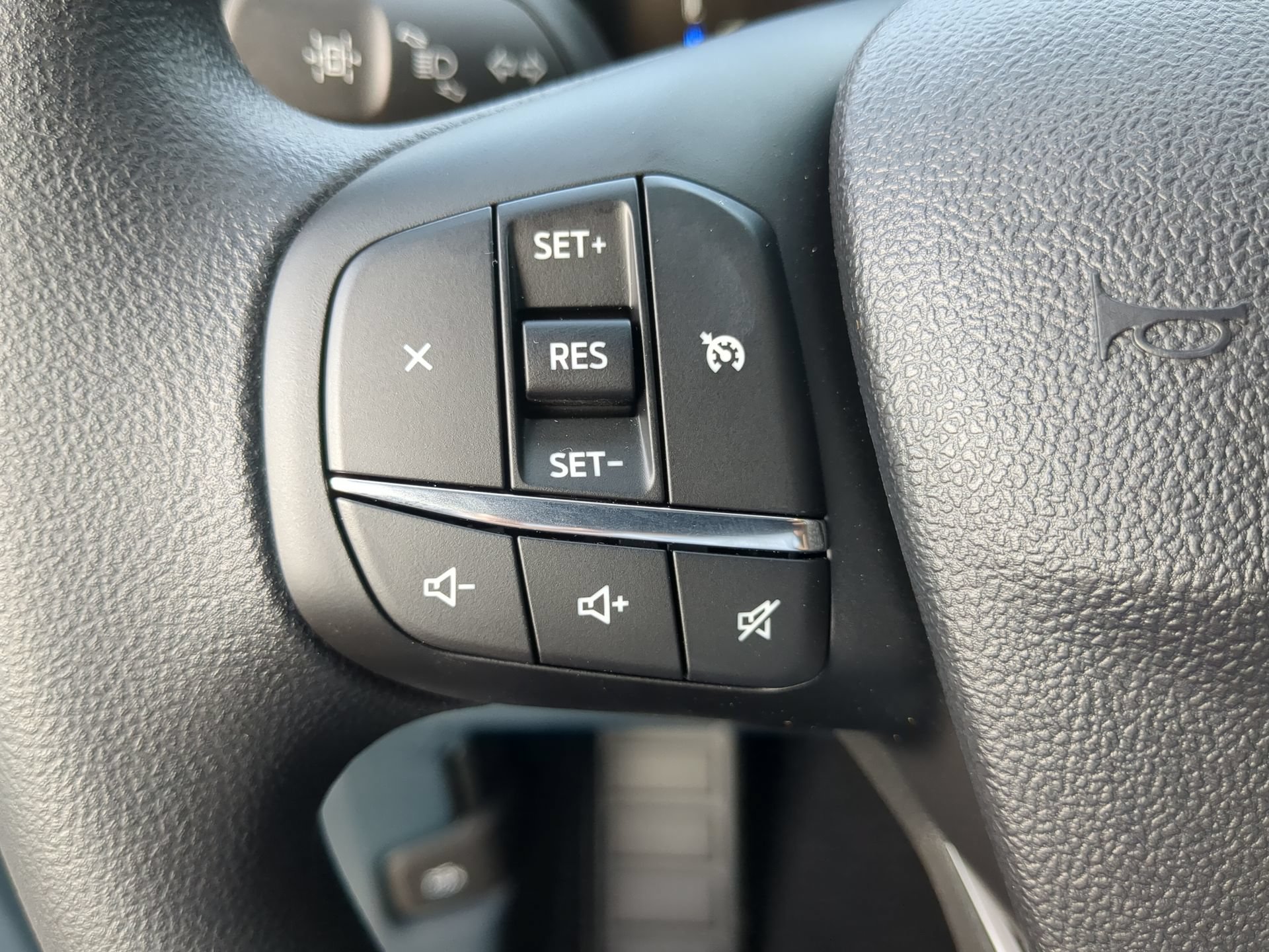 New 2026 Carbonized Gray Metallic Ford XLT image 60