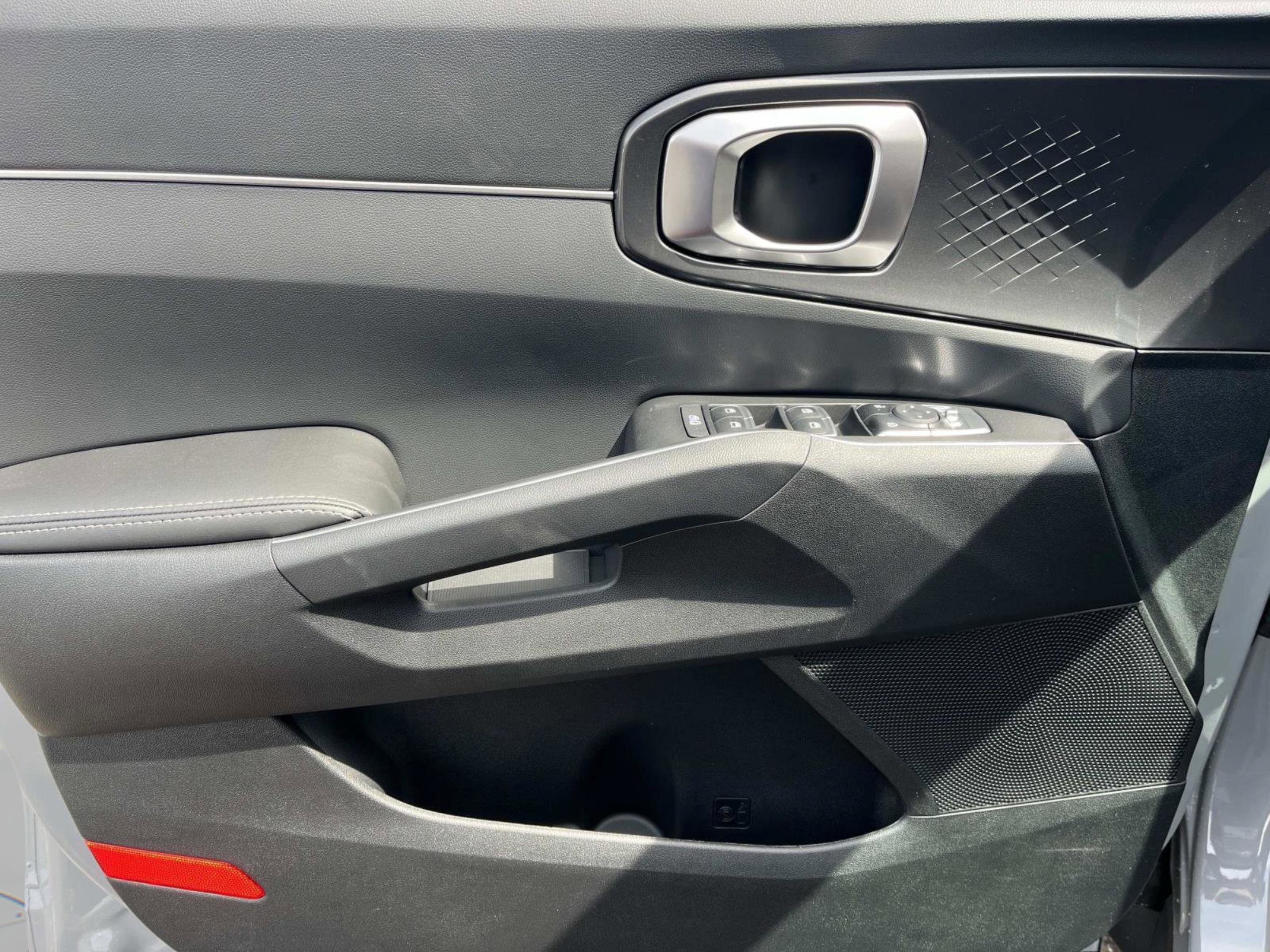 New 2026 Wolf Gray Kia S image 23
