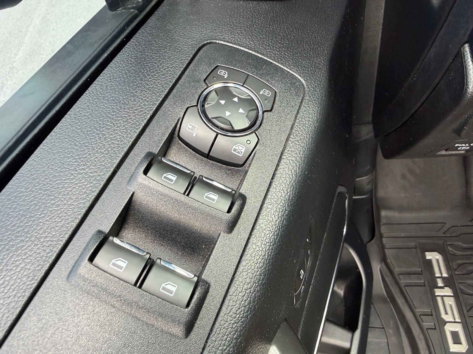 Used 2020 Magma Red Ford Lariat image 28