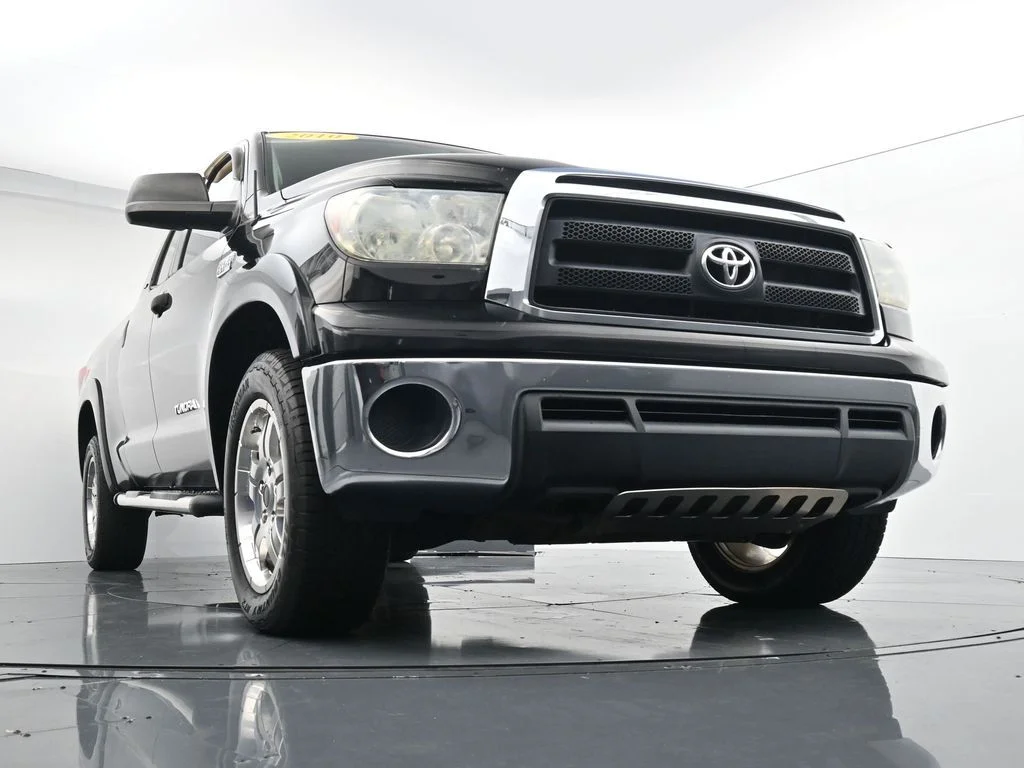 Used 2010 Black Toyota Grade image 31