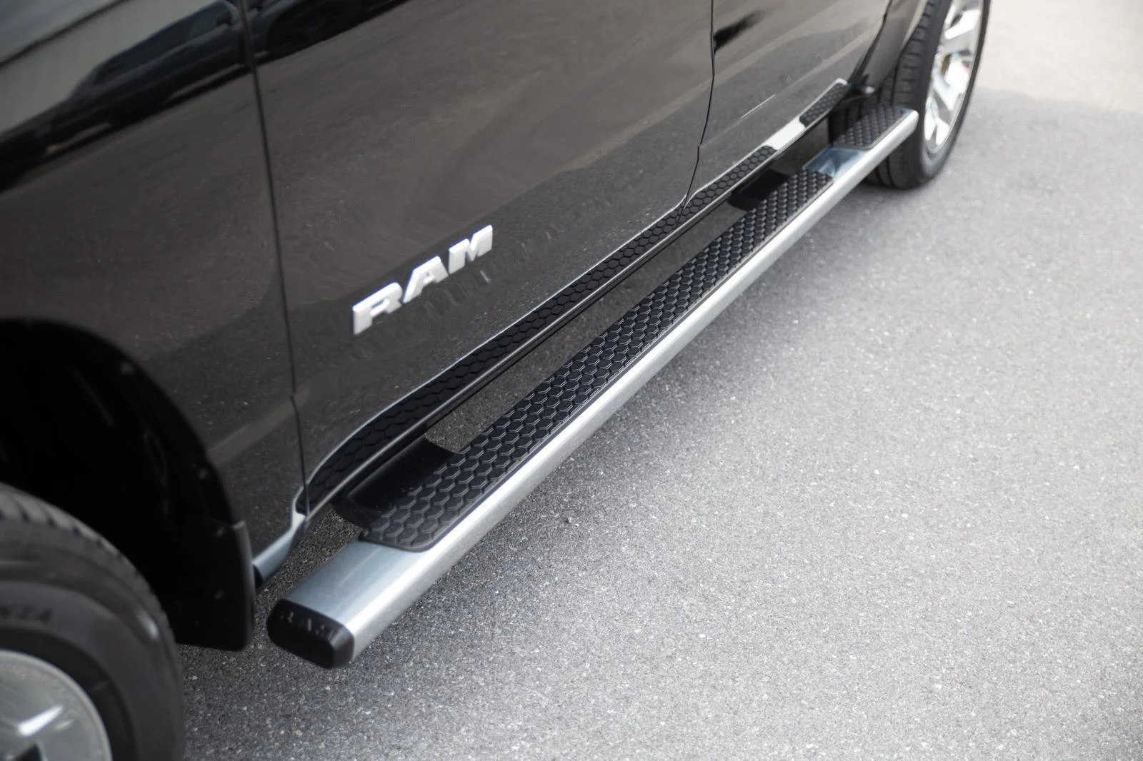 Used 2022 Diamond Black Crystal Pearlcoat Ram Big Horn image 11
