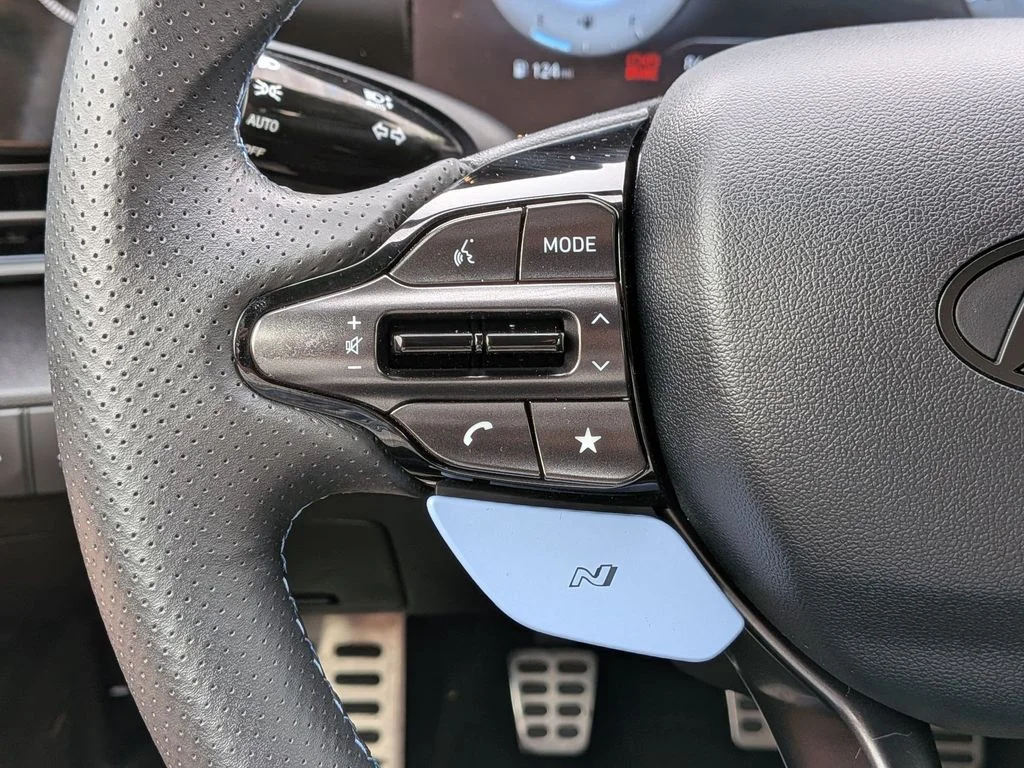 Used 2025 Red Hyundai Base image 15