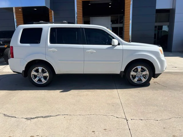Used 2015 White Honda EX-L image 2