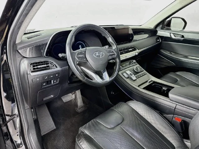 Used 2021 Black Hyundai Limited image 9