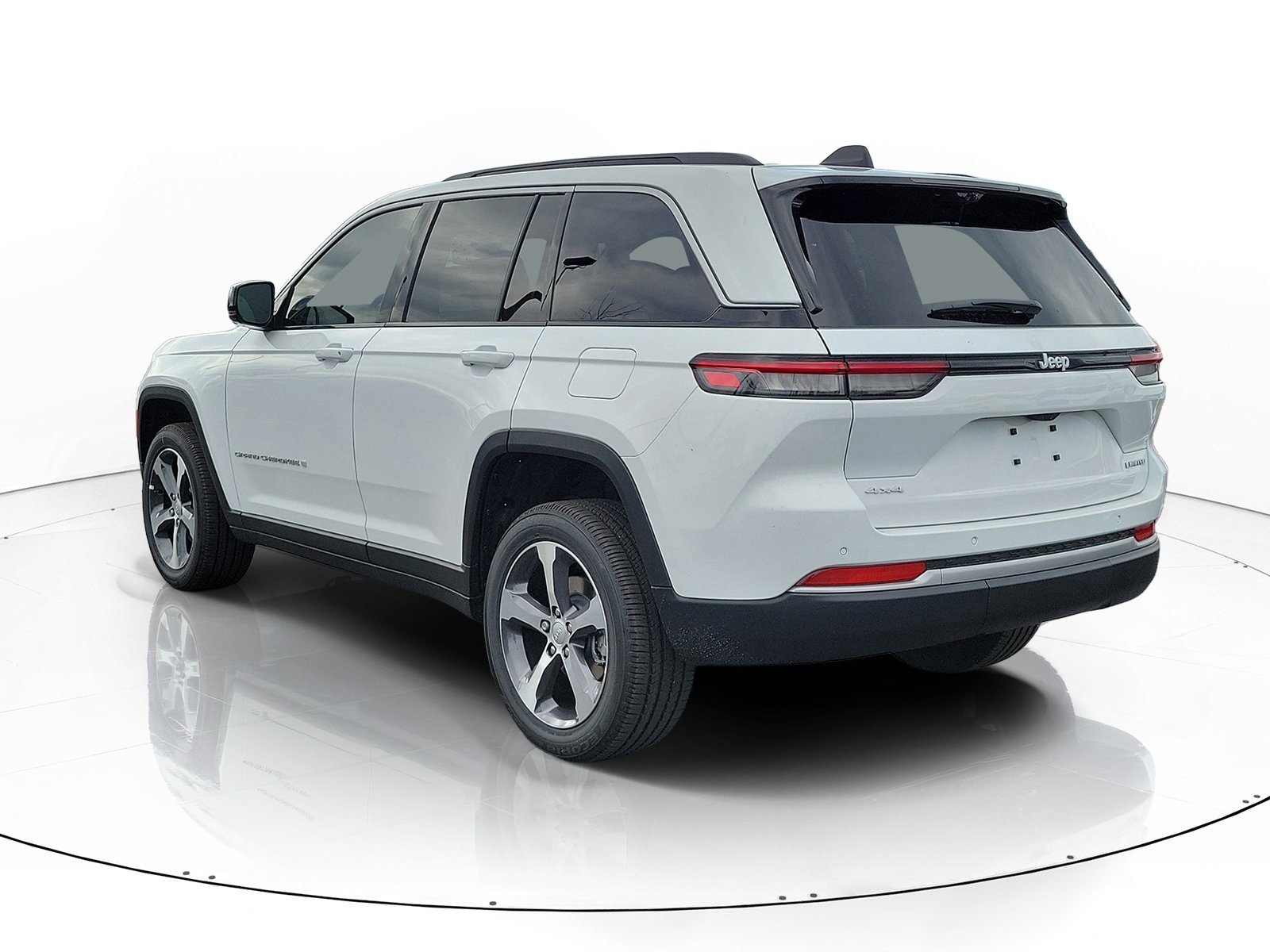 New 2026 Bright White Clear-Coat Exterior Paint Jeep Limited image 2