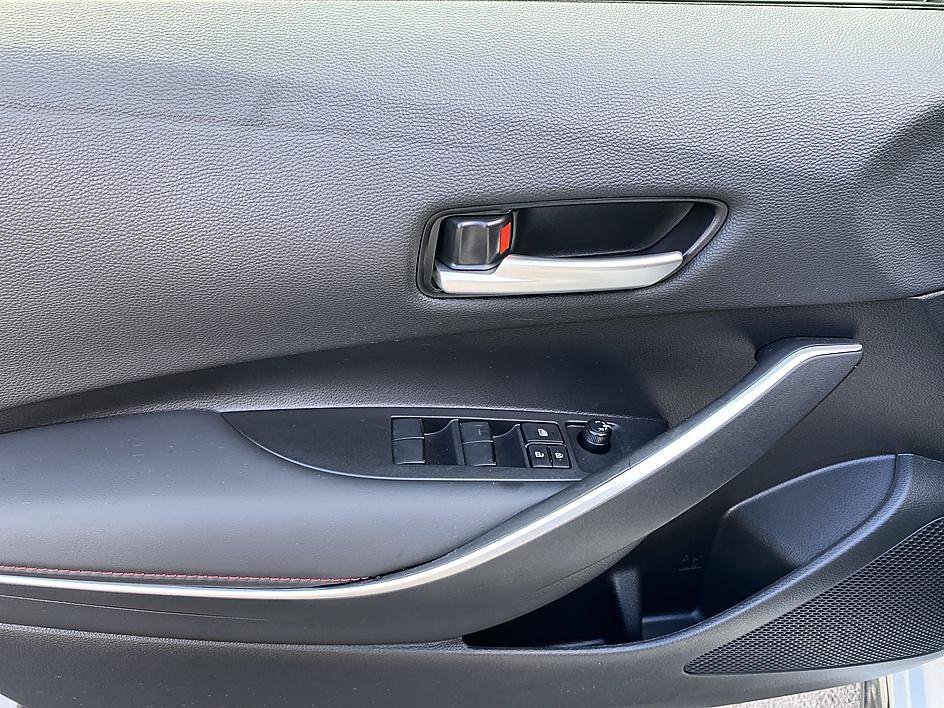Used 2025 Ice Cap Toyota Hybrid SE image 10