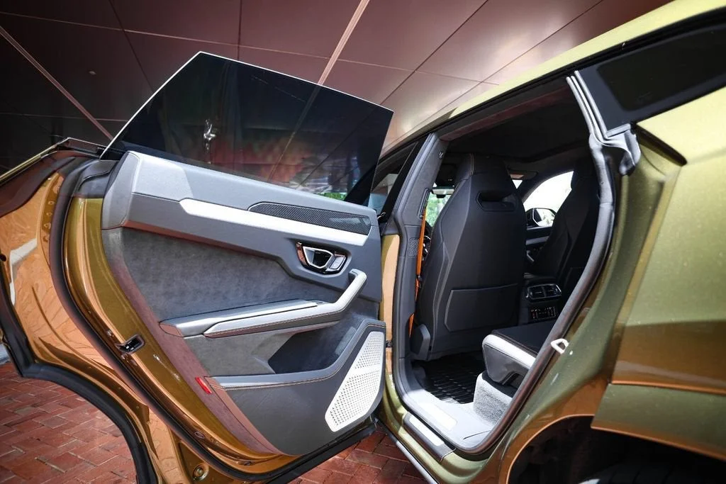 Used 2026 Verde Gea Lucido Metallic Lamborghini SE image 50