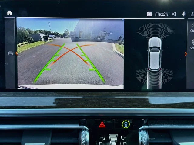 Used 2022 White BMW xDrive30i image 16