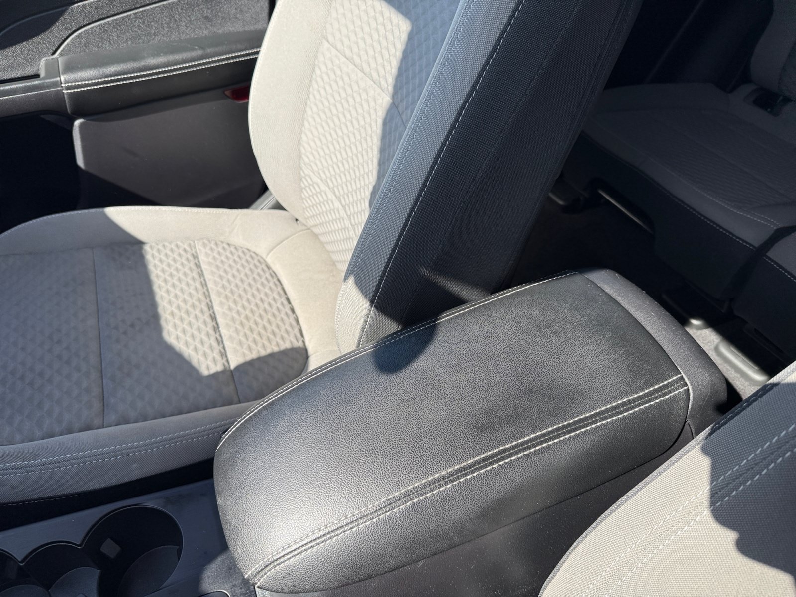 Certified Used 2022 Blue Metallic Ford SE image 14
