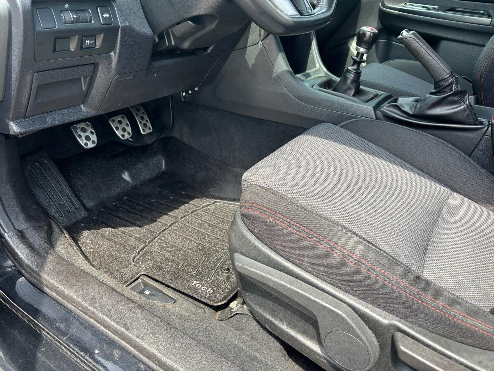 Used 2018 Crystal Black Silica Subaru Base image 33