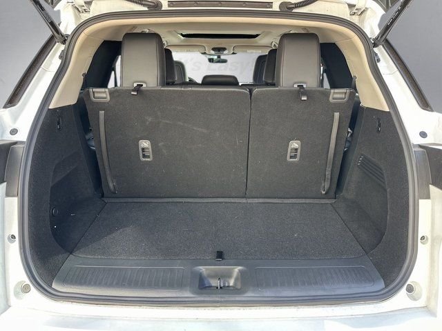 Used 2026 White INFINITI LUXE image 28